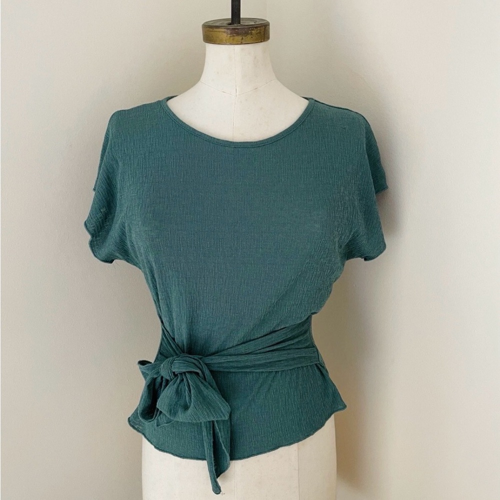 Zara Stretchy Scoop Neck Top Blouse Bow Tie Front or Back Solid Green Size M